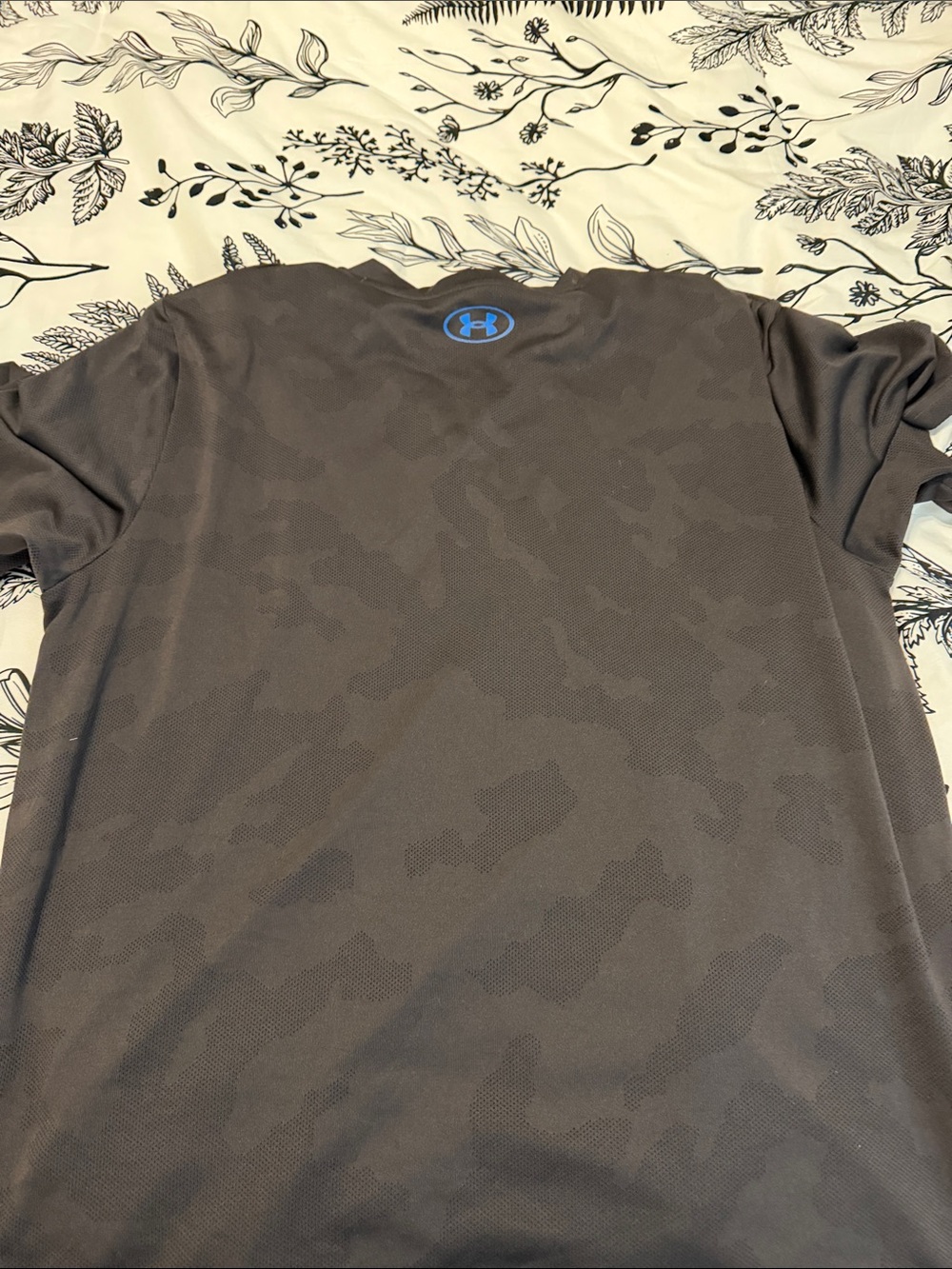 Under Armour Men’s Black V-Neck Performance Tee with Blue Logo - Picture 4 of 4